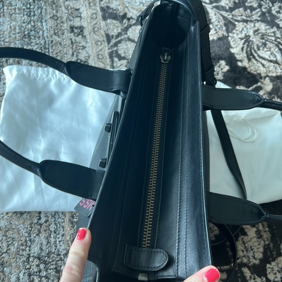 Coach *RARE* Swagger 37 Bag in pebbled black leather and matte black hardware - Picture 7 of 12